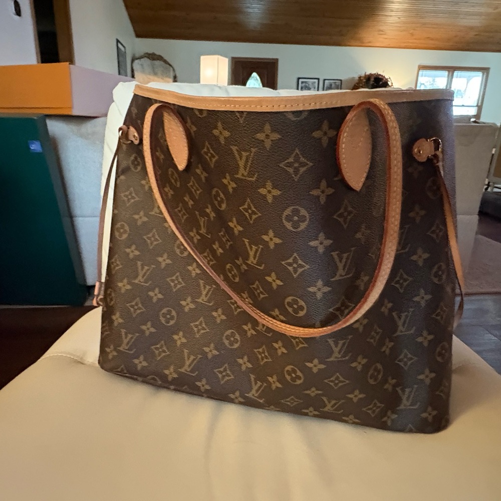 Louis Vuitton Classic Brown Monogram Neverfull Tote